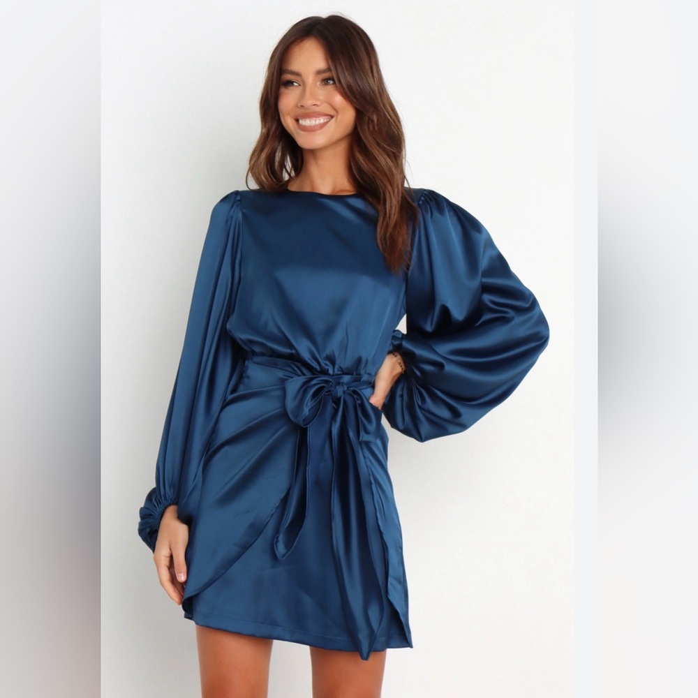 Petal & Pup Satin Long Sleeve Tie Waist Dress – Size 0 NWOT